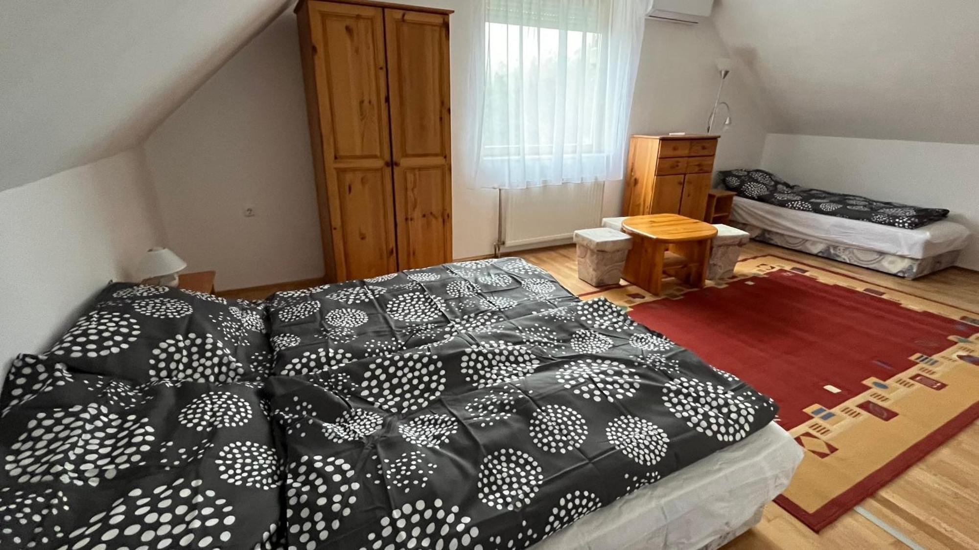 Boezsi Apartman Sárvár Zewnętrze zdjęcie