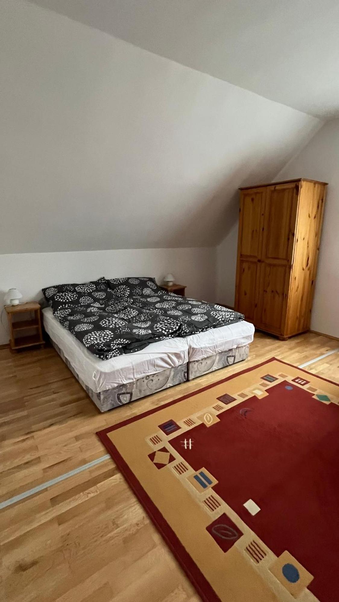 Boezsi Apartman Sárvár Zewnętrze zdjęcie