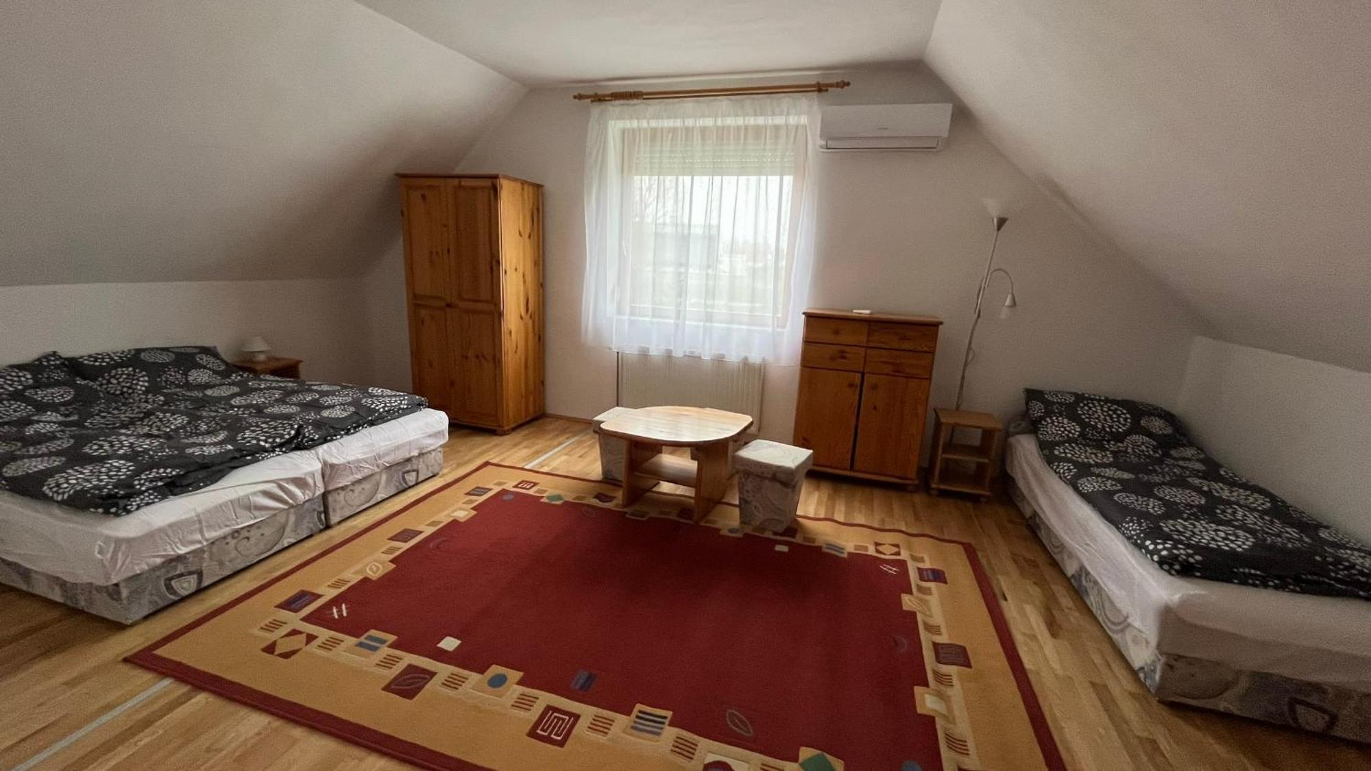 Boezsi Apartman Sárvár Zewnętrze zdjęcie
