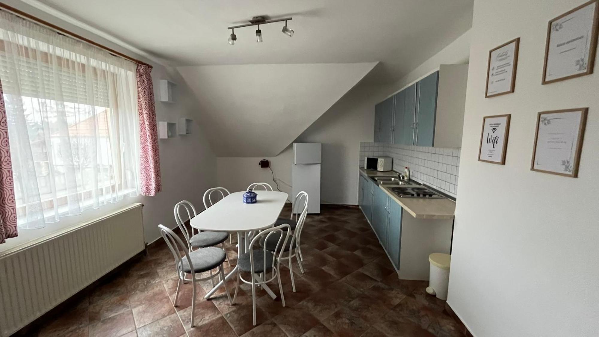 Boezsi Apartman Sárvár Zewnętrze zdjęcie