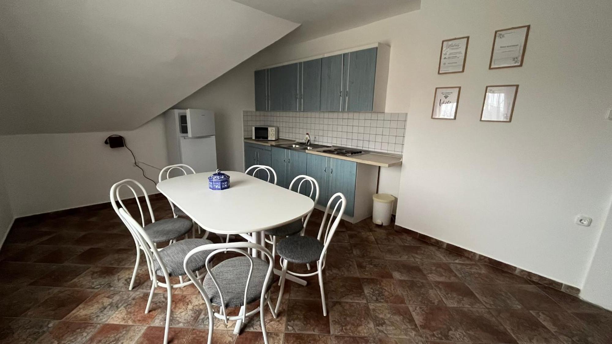 Boezsi Apartman Sárvár Zewnętrze zdjęcie