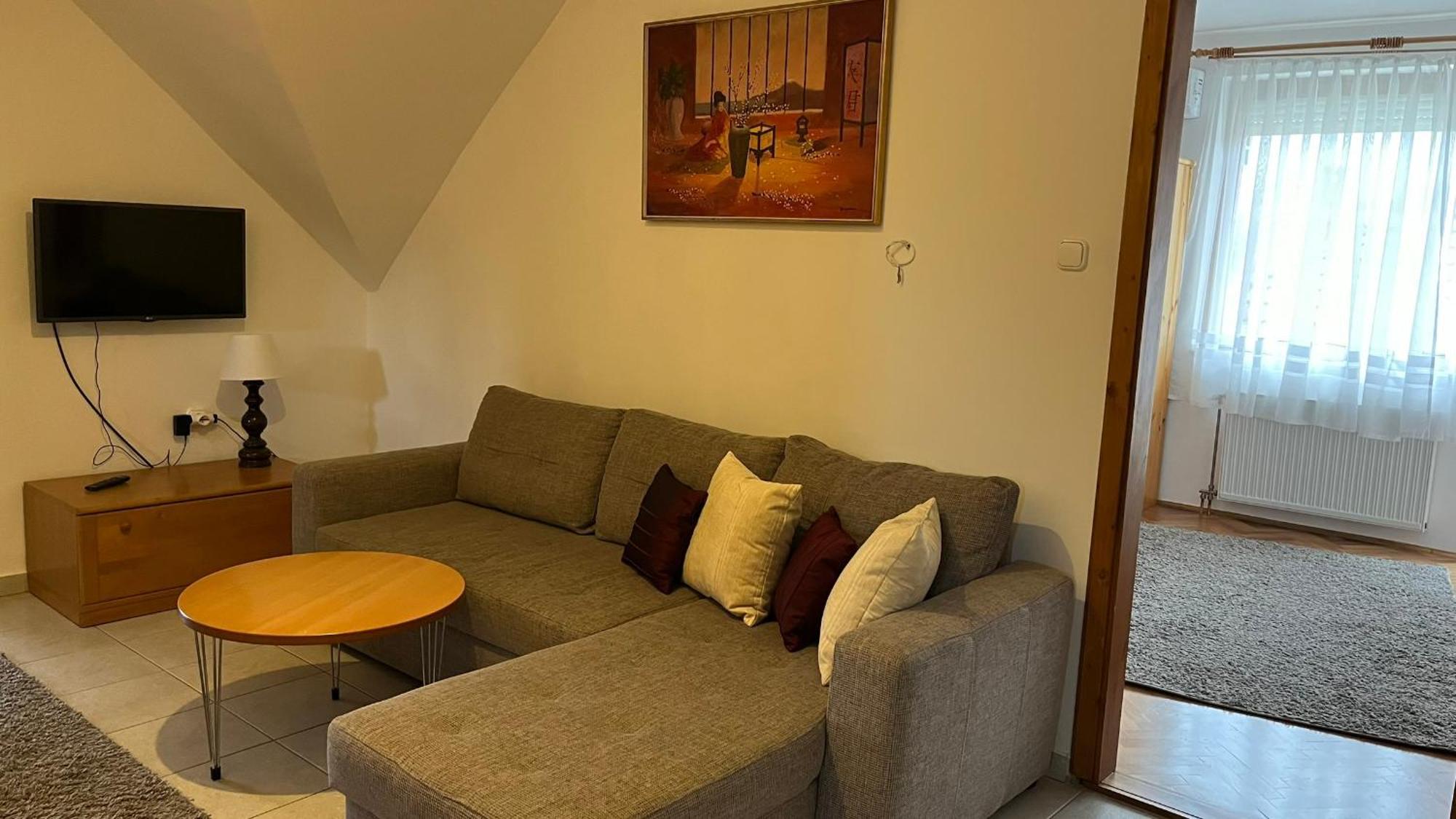 Boezsi Apartman Sárvár Zewnętrze zdjęcie